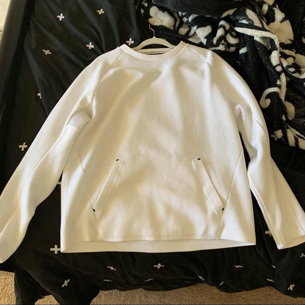 Nike Tech Fleece UM Crew